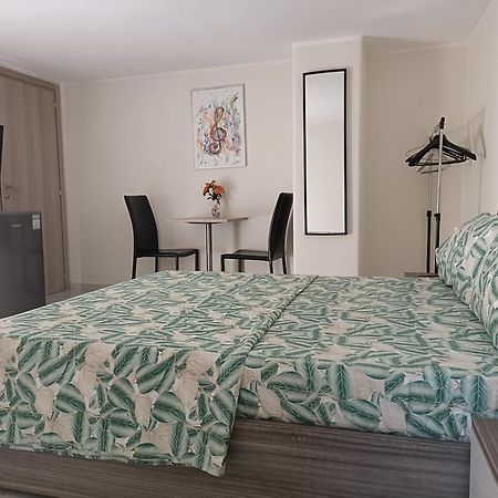 Casa Vacanza In Pieno Centro Storico Vicino Ostuni E La Riserva Di Torre Quaceto San Vito dei Normanni Bagian luar foto
