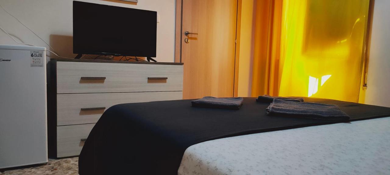 Casa Vacanza In Pieno Centro Storico Vicino Ostuni E La Riserva Di Torre Quaceto San Vito dei Normanni Bagian luar foto