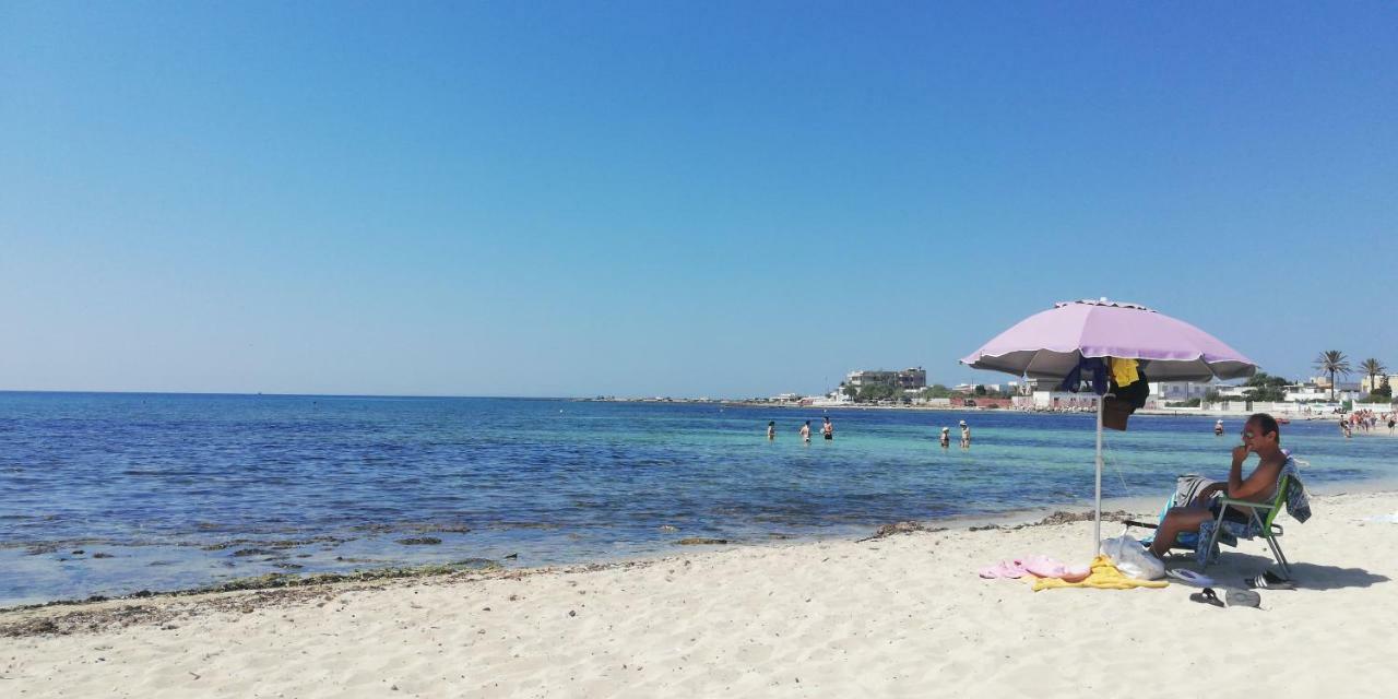 Casa Vacanza In Pieno Centro Storico Vicino Ostuni E La Riserva Di Torre Quaceto San Vito dei Normanni Bagian luar foto